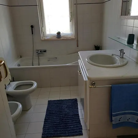 Colle * 브란칼레오네 마리나